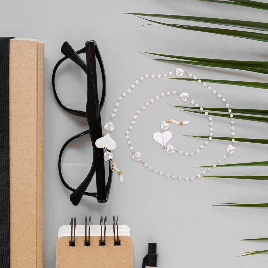 Heart Mask Chain Chic Pearl Beaded Heart Eyeglass Lanyard Adjustable Anti-Loss Sunglass Holder for Mask Glasses