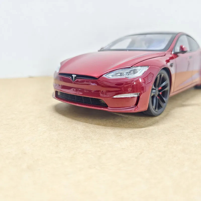 Original Tesla Model S Car Model Pure Electric 1:18 Alloy Fully Open Simulation Car Model In Stock Can Be Used For Collection
